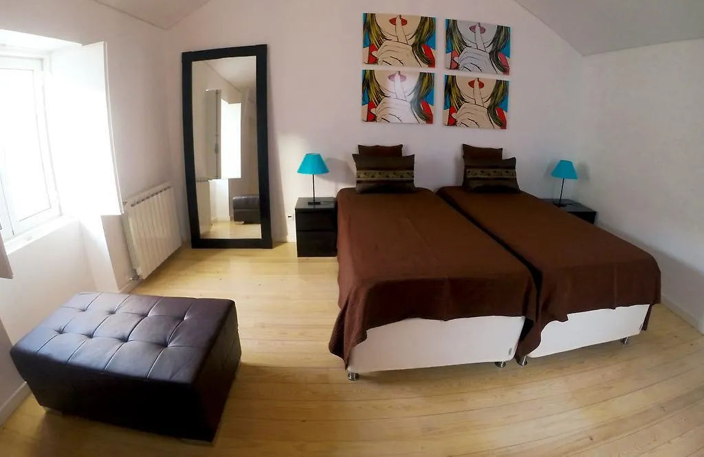 Triplex With Garage - Praca Das Flores Portugal