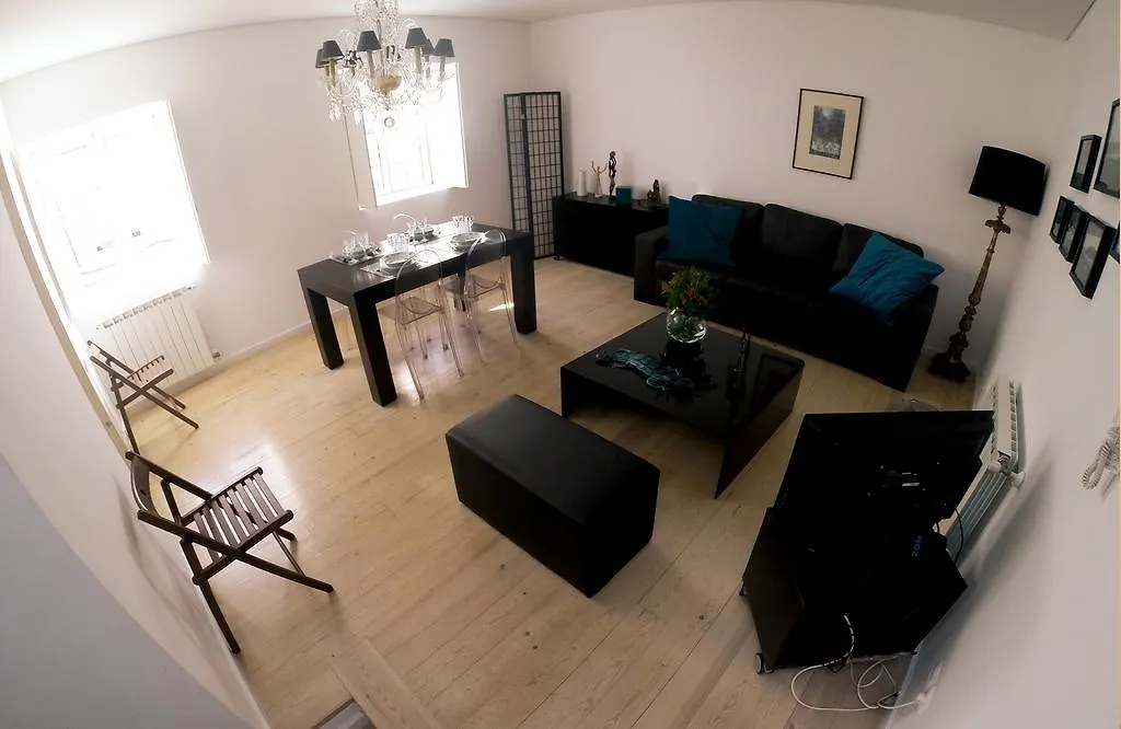 Apartment Triplex With Garage - Praca Das Flores Portugal